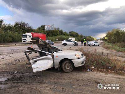 Авто разорвало: двое взрослых и ребенок пострадали в ДТП под Харьковом (фото)