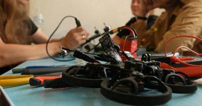 Оккупанты в Запорожской области хотят привлечь детей к сборке дронов, — Федоров (видео)