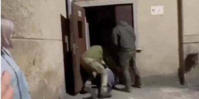 Новый скандал. Во Львове областной ТЦК проведет проверку из-за видео жесткого задержания мужчины
