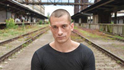 Художник Пётр Павленский в Париже приговорён к 6 месяцам условно