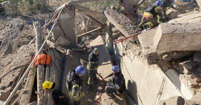 Из-под завалов гимназии в Никополе извлекли еще одно тело