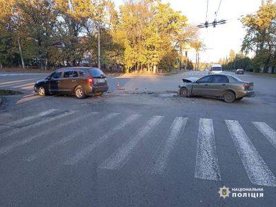 ДТП на Новых Домах в Харькове: столкнулись два авто, есть пострадавший (фото)