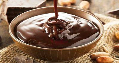Шоколадная глазурь по этому рецепту превратит во вкуснейший десерт даже обычный хлеб
