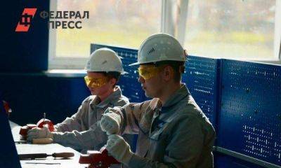 Средняя зарплата челябинских рабочих выросла на 10 тысяч рублей за год