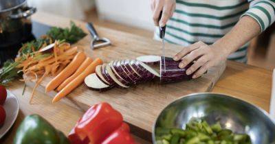 Ешьте с кожурой: 5 овощей, которые нельзя чистить, чтобы не потерять их пользу