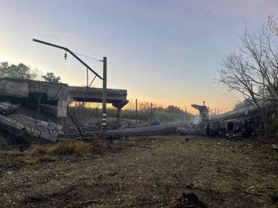 Логистика с Донецком усложнилась: ВСУ взорвали стратегически важный для оккупантов мост Ясиноватая-Горловка - видео