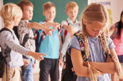 Буллинг в школах – в Украине издеваются над школьниками, которые выехали за границу и вернулись - apostrophe.ua - Россия - Украина - Киев