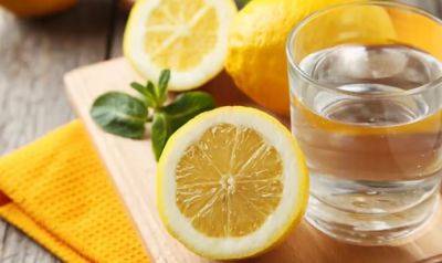 Это не панацея: врачи объяснили, почему нельзя пить воду с лимоном