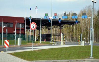 Латвия закроет два пункта пропуска на границе с РФ