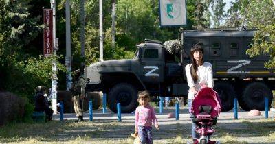 Срок — конец октября: оккупанты на ВОТ угрожают родителям отбирать детей без паспортов РФ