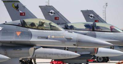 Обучение украинских пилотов F-16 стартует в США на следующей неделе — Politico