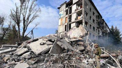 Оккупанты авиаударом разрушили пятиэтажку в Авдеевке, под завалами может быть человек