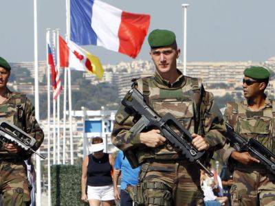 Франция разместит 7 тысяч солдат, чтобы усилить безопасность на фоне нападения в школе