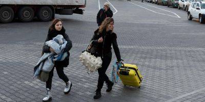 Очень нужны люди. Как вернуть в Украину беженцев после войны и надо ли привлекать к восстановлению страны иностранцев — обзор NV