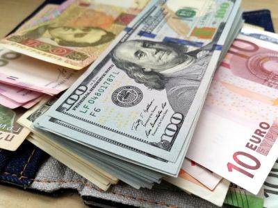 Долларовый кульбит ошарашил всех: обменки и банки обновили курс валют на воскресенье 15 октября
