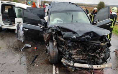 Возле Трускавца Land Cruiser столкнулся с Volkswagen, трое погибших