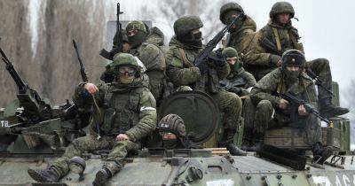 Идут в наступление на всех направлениях: Гайдай рассказал, как ВС РФ хотят захватить Донбасс до 2024 года