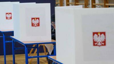 В Польше проходят парламентские выборы и национальный референдум