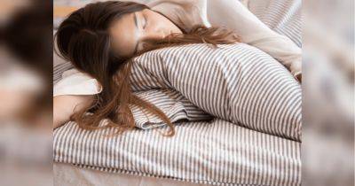 Это поможет вам худеть во время сна: эксперты о полезных привычках