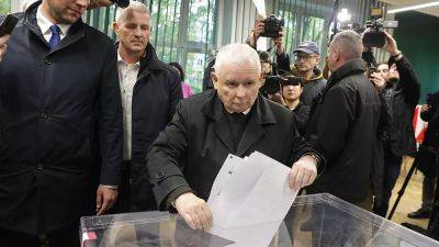 Польша: оппозиция лидирует на парламентских выборах