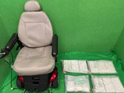 В аэропорту в Гонконге в инвалидной коляске обнаружили 11 кг кокаина
