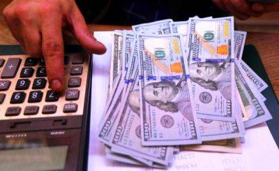 Доллар заставляет нервничать: обменки и банки обновили курс валют на понедельник 16 октября