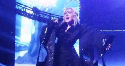Мадонна поддержала Украину во время концерта в Лондоне (видео)