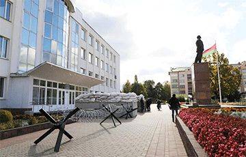 Райисполком в Ивацевичах превратили в военный объект - charter97.org - Белоруссия - район Ивацевичский