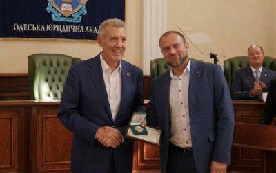 Фигурант уголовного дела Кивалов наградил директора одесского НАБУ