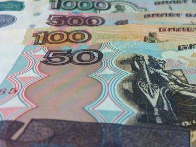В России ввели новые банкноты номиналом 1000 и 5000 рублей (фото)