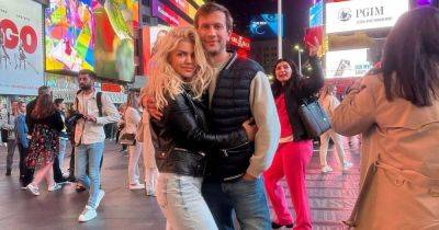 Вместе в Нью-Йорке: актер Дмитрий Ступка показал фото с новой девушкой