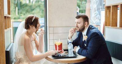 Свадебный стол за $200: в Канаде невеста удивила гостей фастфудом из McDonald's (видео)