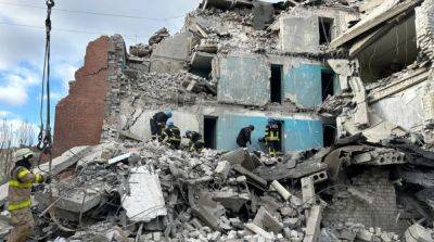 Оккупанты ударили по Славянску, разрушено пятиэтажное здание общежития