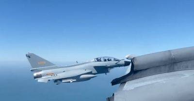"Агрессивный маневр": китайский истребитель J-10 опасно перехватил самолет Канады (видео)
