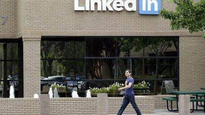 LinkedIn снова сокращает штат, несмотря на рекордный доход в этом году - ru.euronews.com