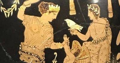 Дисциплинарная сандалия Афродиты: мифологическая традиция, которую мы до сих пор обожаем