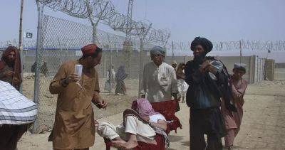 В Афганистане рассказали о вымогательствах у беженцев в Пакистане - dialog.tj - Афганистан - Пакистан - Карачи