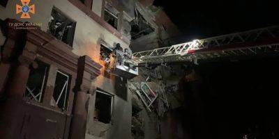 Удар РФ по центру Запорожья: из-под завалов многоэтажки спасли человека — видео