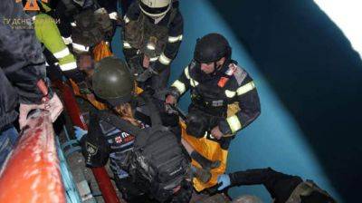 В Запорожье из-под завалов дома спасли пострадавшего