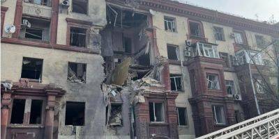 Спасатели предупредили об угрозе обвала конструкций дома в Запорожье, по которому ударила российская ракета