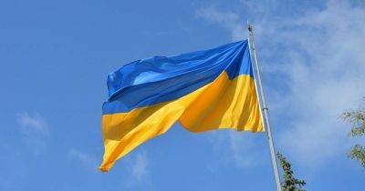 Силовики устроили облаву: в Беларуси мужчина вывесил флаг Украины (фото)