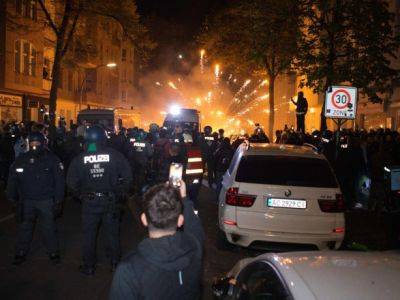 Пропалестинские демонстранты в Берлине забросали полицию камнями