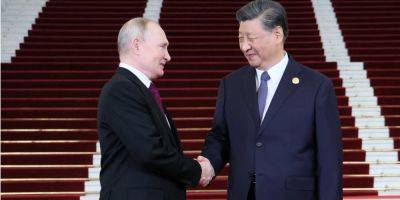 «Замороженный» фронт — в интересах КНР. Си Цзиньпин обустраивает новый миропорядок, Путин в роли зависимого «почетного гостя» — мировые СМИ