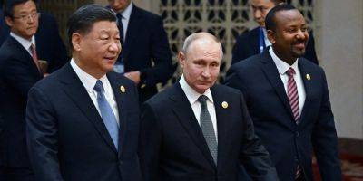 «Дрожащий» язык тела Путина на встрече с Си Цзиньпином доказывает его проблемы со здоровьем — The Mirror