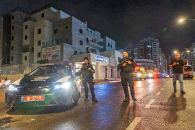 Ночная операция в Рамле: 2 арестованных, 16-летний подросток в критическом состоянии - news.israelinfo.co.il - Скончался
