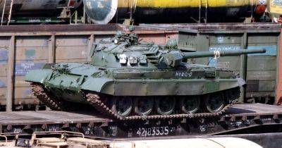 Россияне применили танк-камикадзе: что делал старый Т-62 на поле боя (видео)