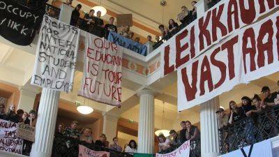 "Правительство Робин Гудов наоборот": в Финляндии продолжаются протесты и забастовки студентов