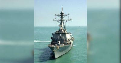 Эсминец ВМС США был атакован ракетами на Ближнем Востоке, — СМИ