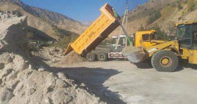 Успеть к зиме: IRS ремонтирует дороги в Таджикистане