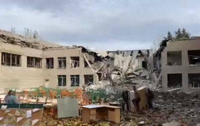 Россияне разрушили школу в Донецкой области